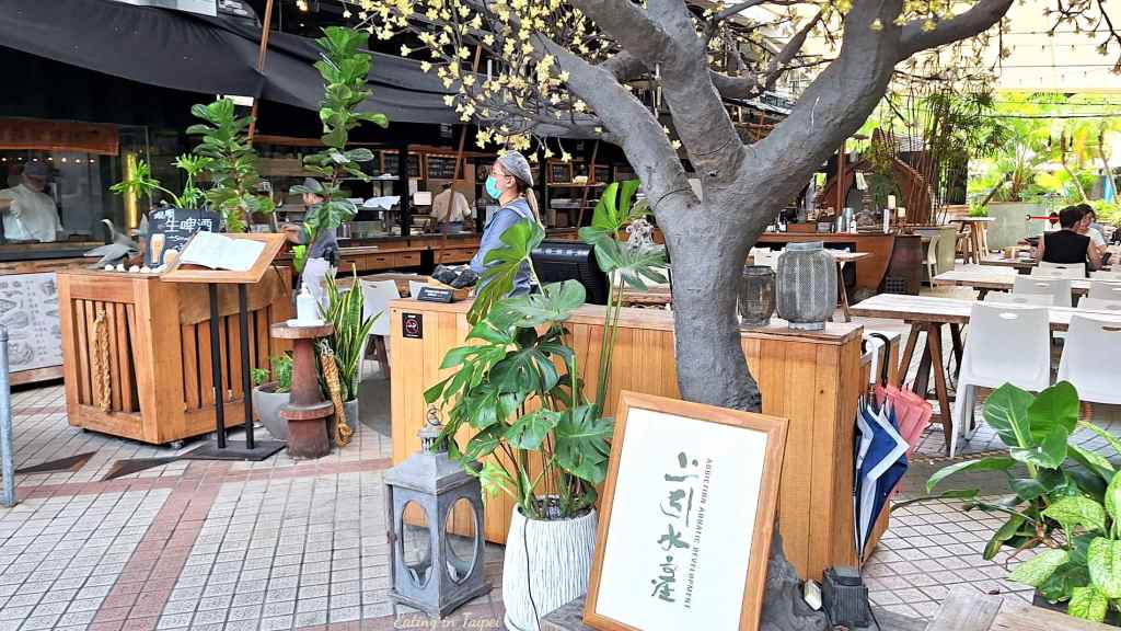 Addiction aquatic development grilled seafood eat in