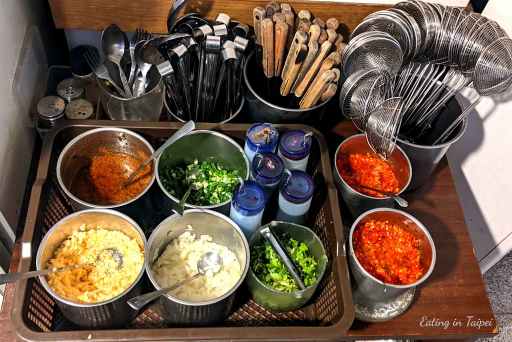 sauce station at Pingtung Double Money