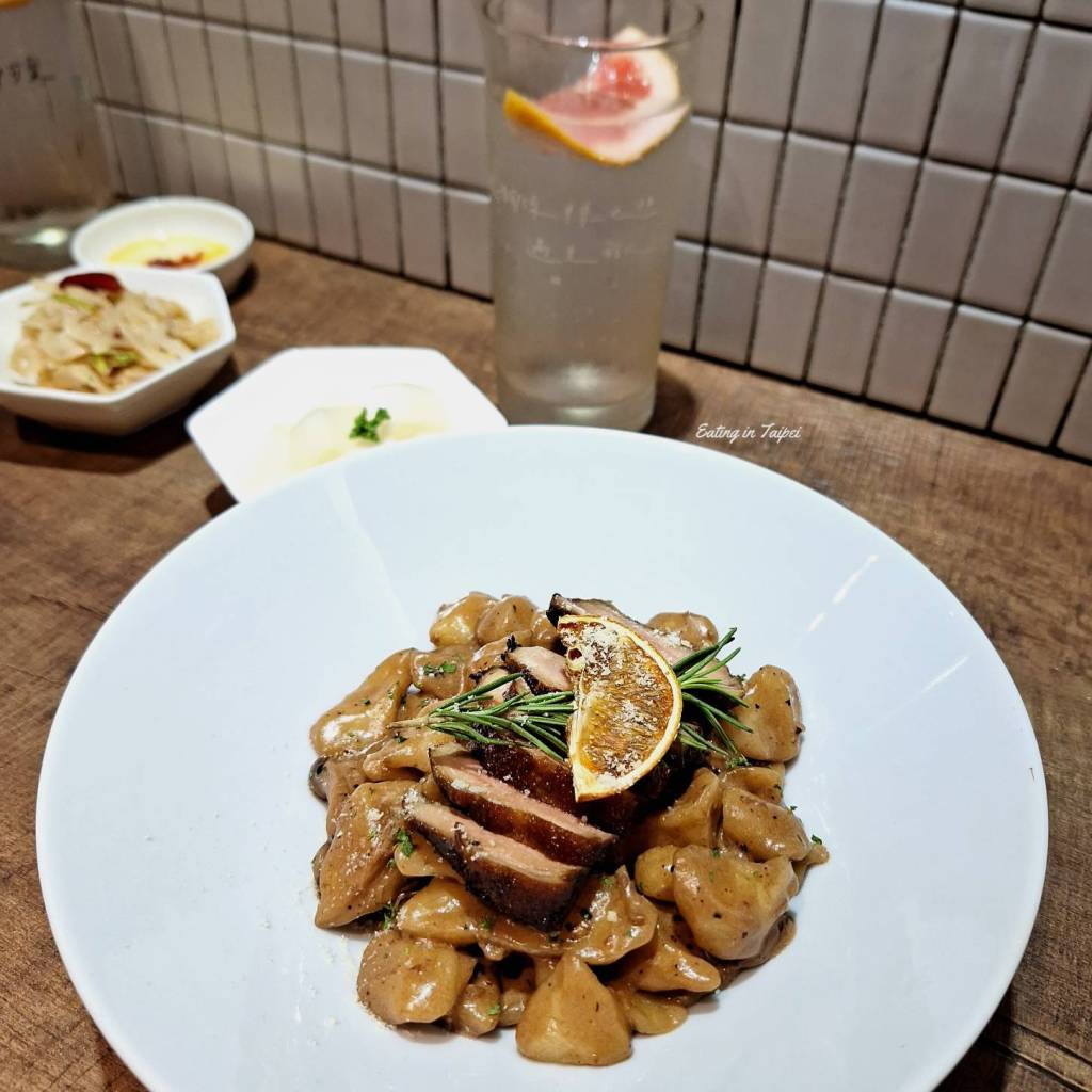 Bon Meingerda Dongshan duck with balsamic vinegar cream sauce