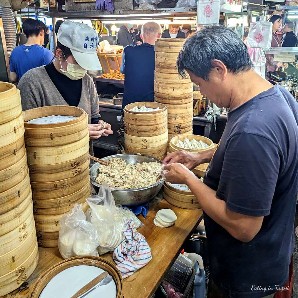 steamed dumplings Nanjichang night market 4